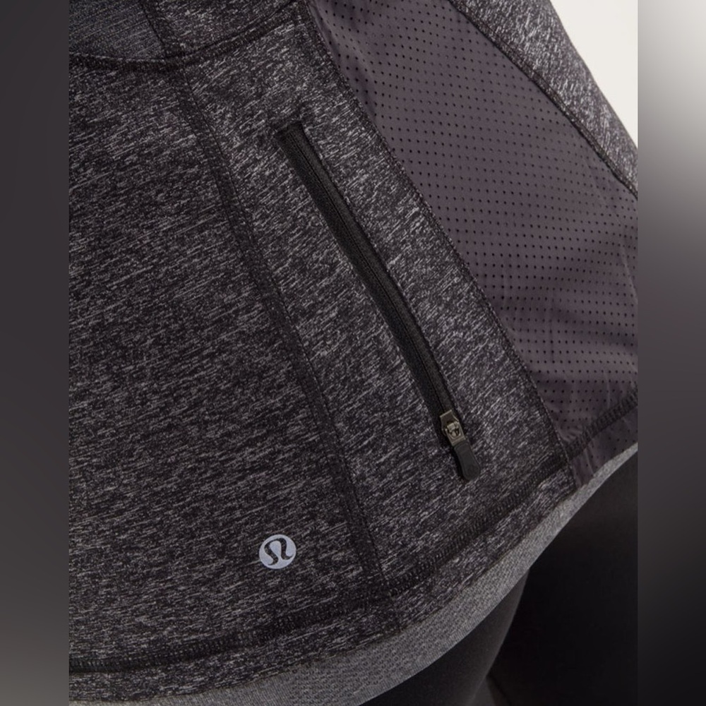 Lululemon Run: Featherweight Hybrid Jacket - Picture 6 of 12